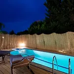 56 Luxury Apartahotel 4*
