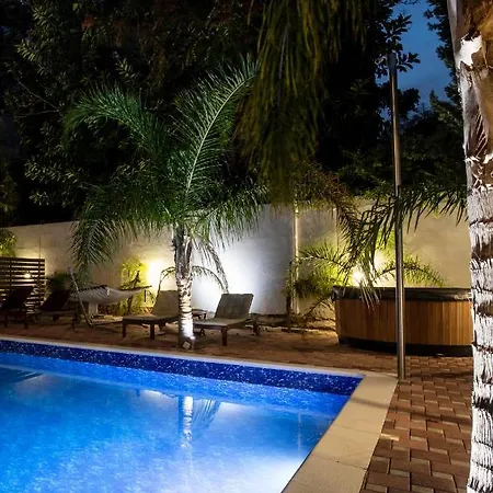 56 Luxury Apartmanhotel Rhodes City