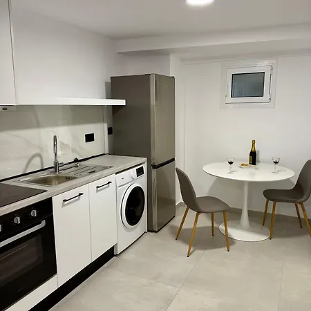 56 Luxury Apartmanhotel